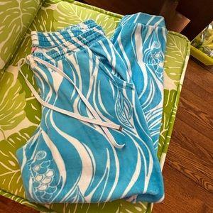 Lilly Pulitzer terry cloth pant. EUC. Size large.
